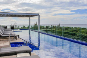 Happy Vibes Getaway with Stellar Oceanview Roof Pool!